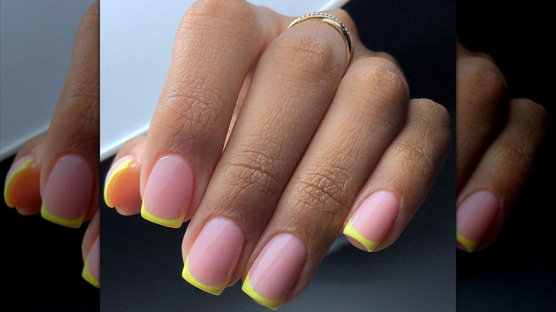 Unghie con punte color giallo neon pastello