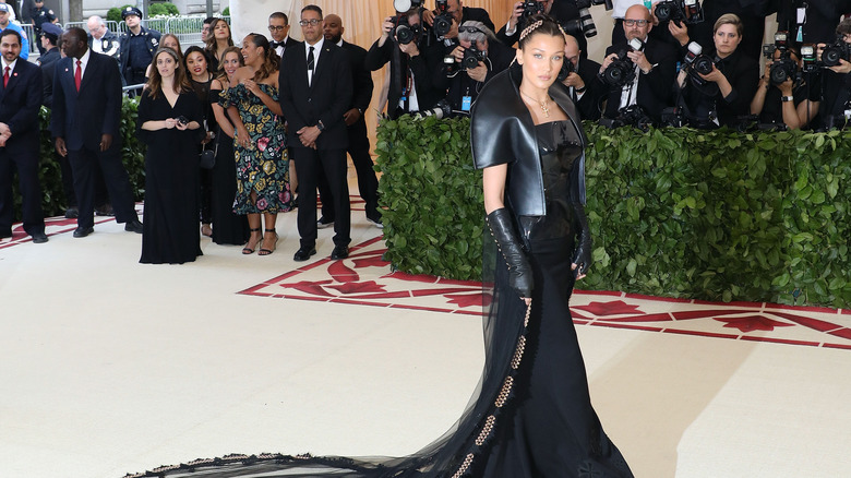 Bella Hadid Met Gala abito nero