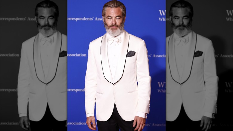 Giacca da smoking bianca di Chris Pine