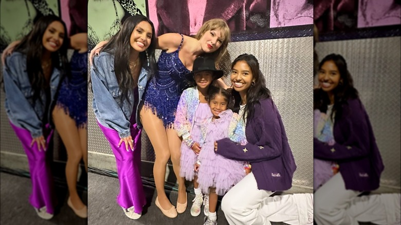 Taylor Swift posa con la famiglia Bryant