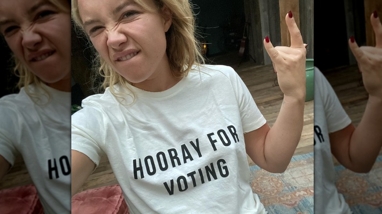 Florence Pugh arriccia il naso