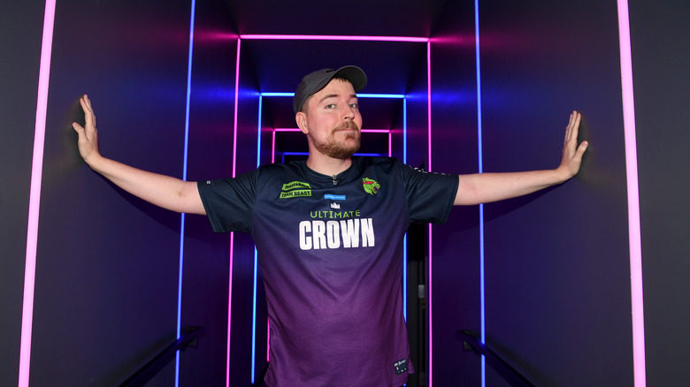 MrBeast posa all'Ultimate Crown