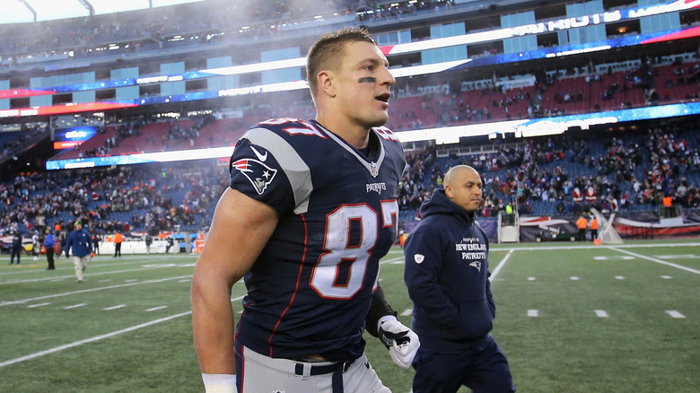 Rob Gronkowski sul campo di calcio