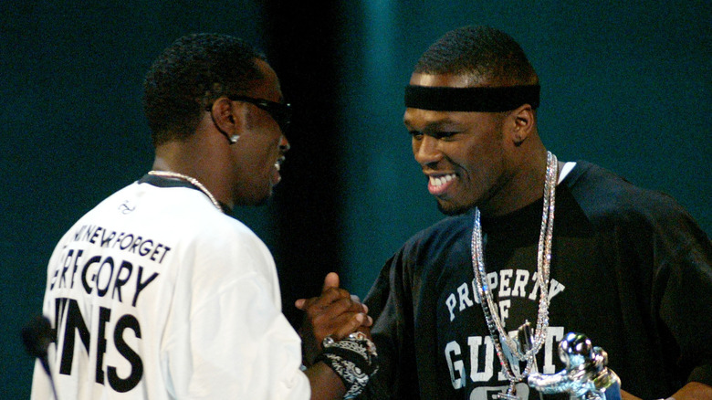 Diddy e 50 Cent si stringono la mano