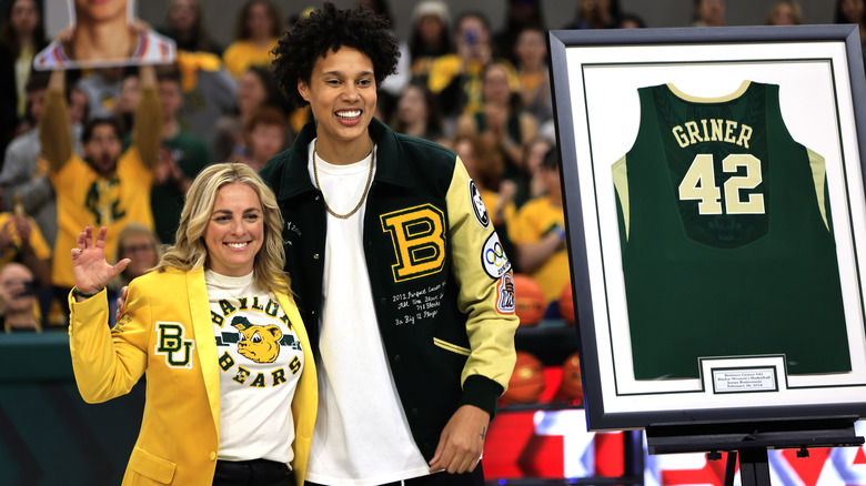 Cerimonia di ritiro della maglia di Brittney Griner