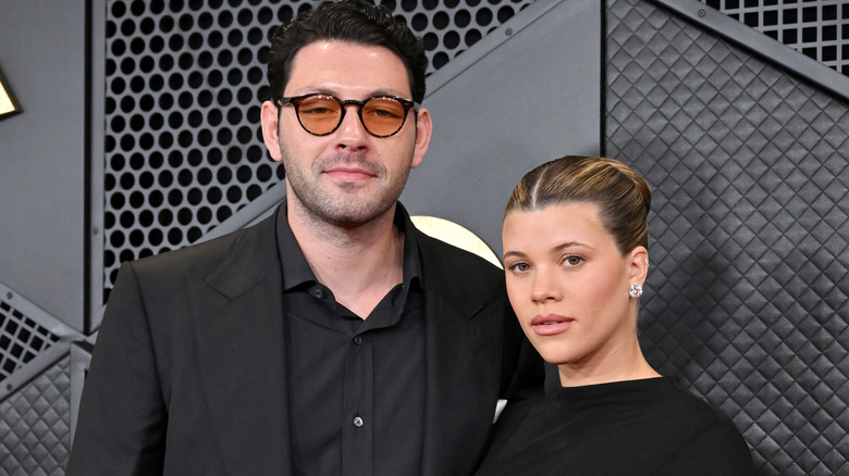 Elliot Grainge e Sofia Richie in posa