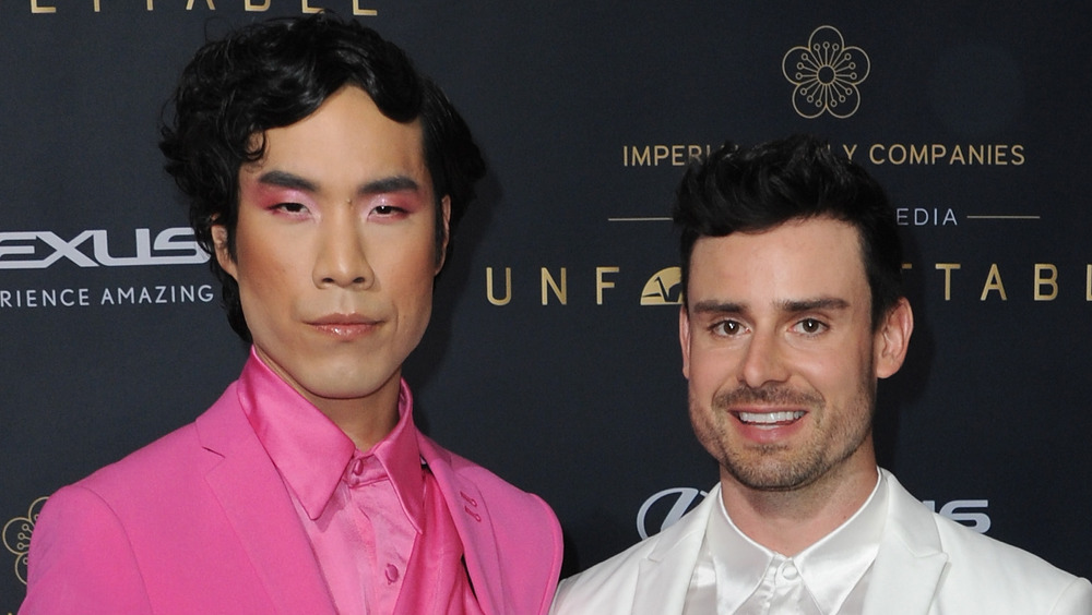 Eugene Lee Yang e Matthew McLean posano insieme