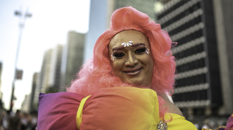 Drag queen alla parata dell'orgoglio