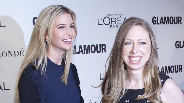 Ivanka Trump Chelsea Clinton sorridente