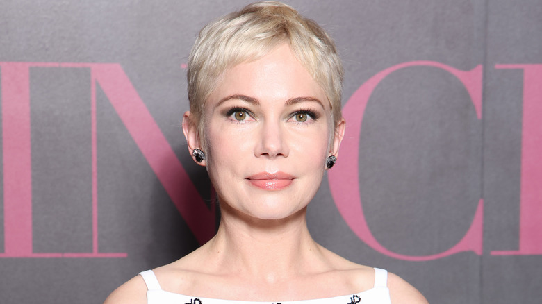 Orecchini neri Michelle Williams