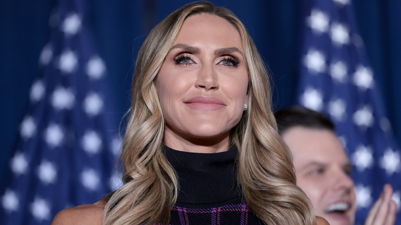 Lara Trump trucco labbra rosa 