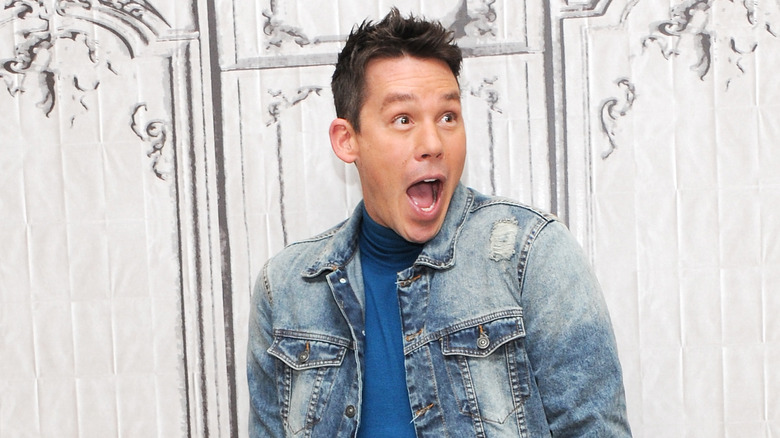 David Bromstad indossa una giacca