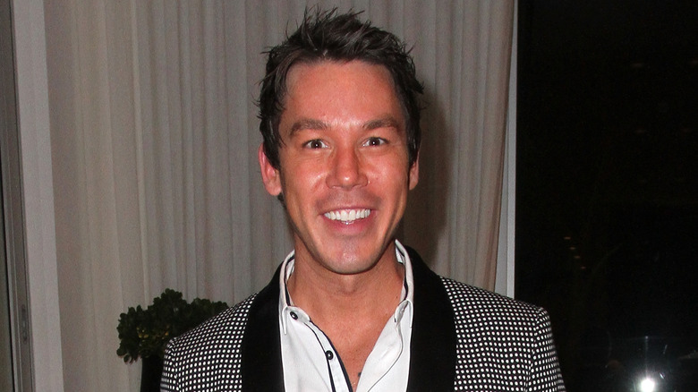 David Bromstad sorride