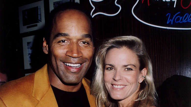 OJ Simpson e Nicole Brown posano insieme 