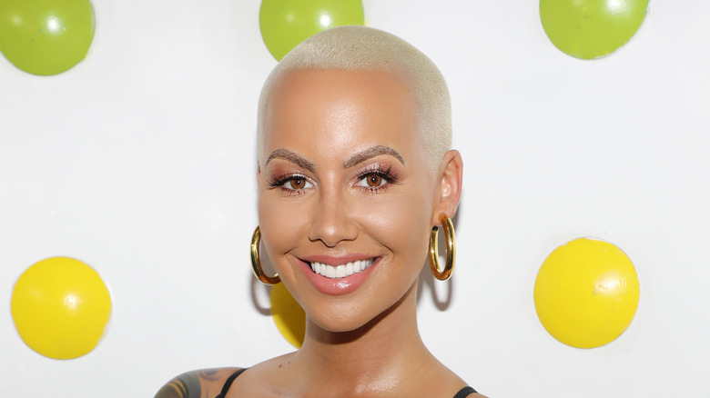 Amber Rose alla fabbrica di zucchero