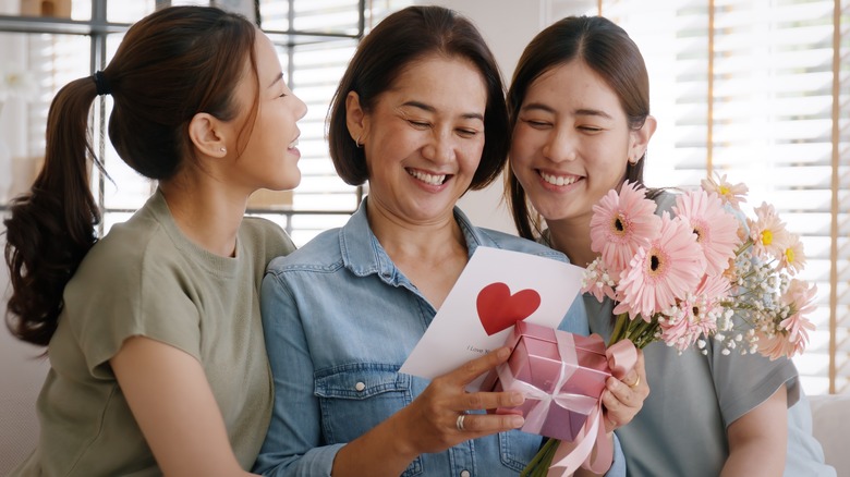 Regalo per la festa della mamma dalle figlie