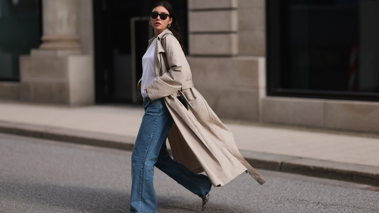 Trench in denim a gamba larga