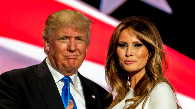 Donald e Melania Trump in posa