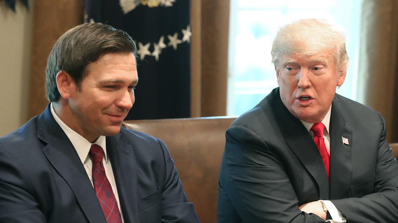 Ron DeSantis e Donald Trump in un incontro