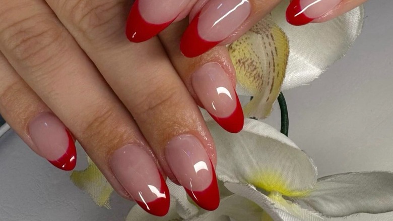 Manicure francese rosso lucido 