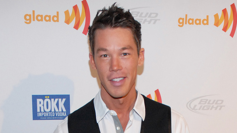 David Bromstad sorride