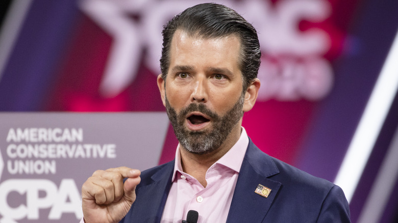 Donald Trump Jr. con la bocca aperta