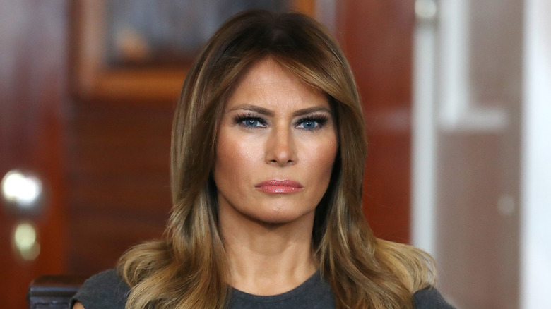 Melania Trump con i capelli castani