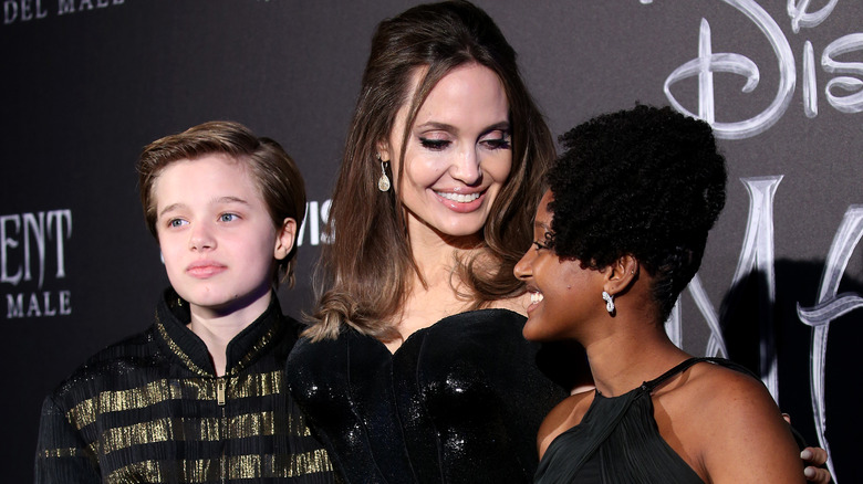 Angelina Jolie con Shiloh e Zahara