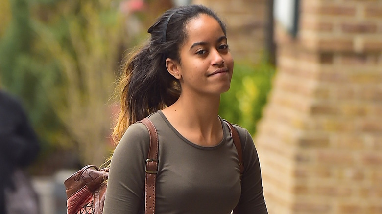 Malia Obama indossa uno zaino