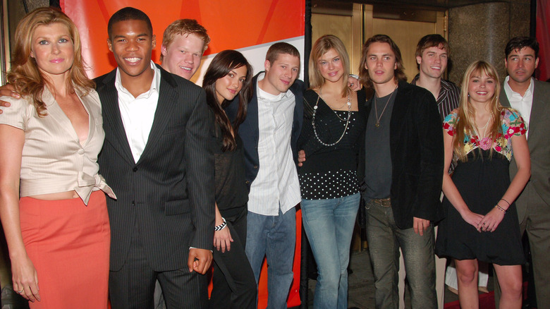 Il cast di Friday Night Lights posa sul red carpet