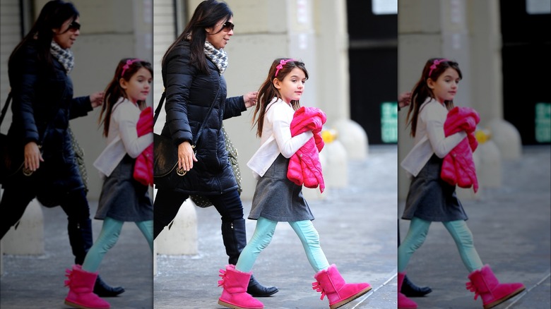 La piccola Suri Cruise vestita di rosa 