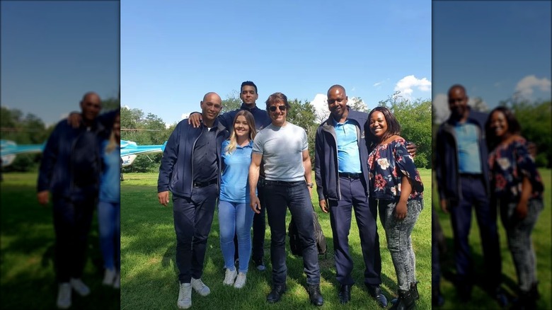 Tom Cruise posa con la squadra del Killarney Country Club