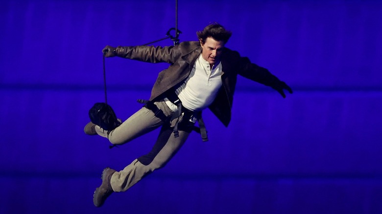 Tom Cruise fa uno stunt alle Olimpiadi del 2024