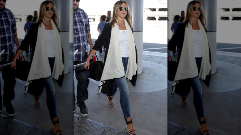 Cardigan svolazzante di Jennifer Aniston