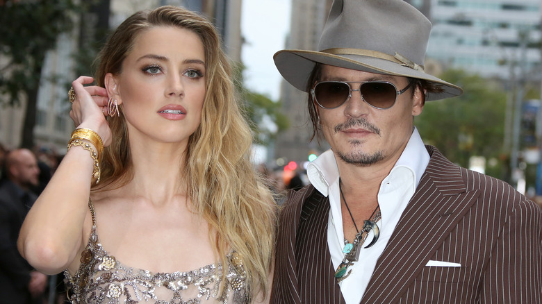 Johnny Depp e Amber Heard per strada