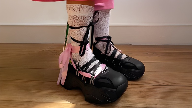 Scarpe da ballerina rosa e nere