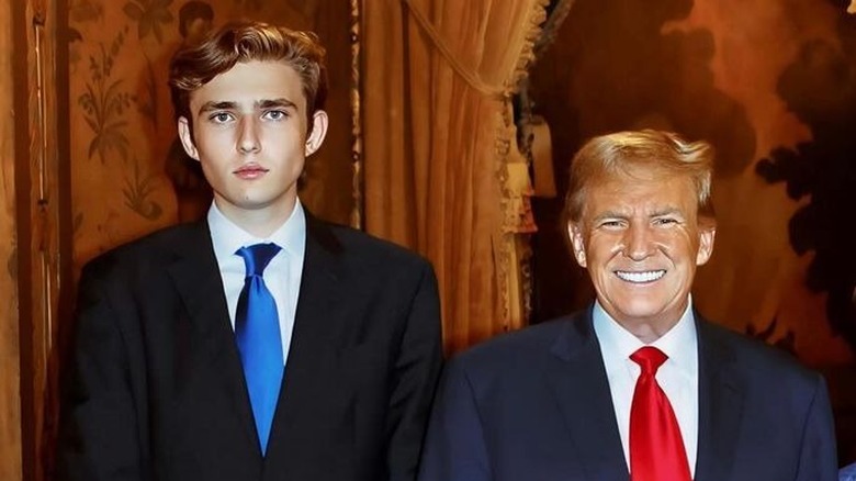 Barron e Donald Trump in posa