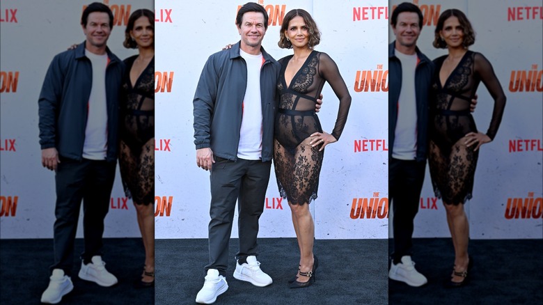 Mark Wahlberg e Halle Berry abbracciati