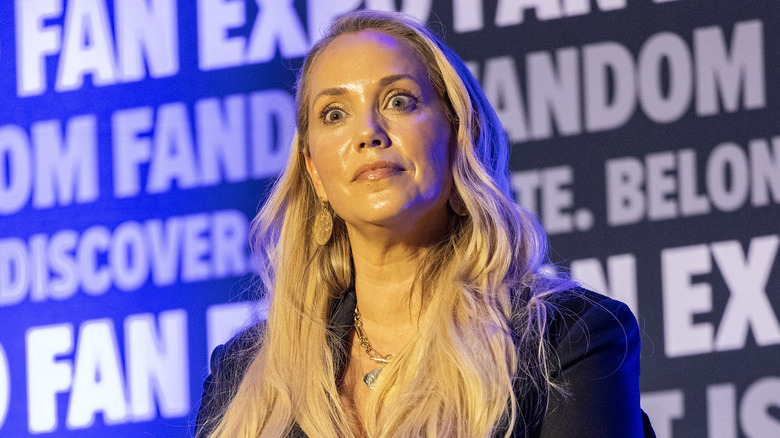 Elizabeth Berkley sul palco