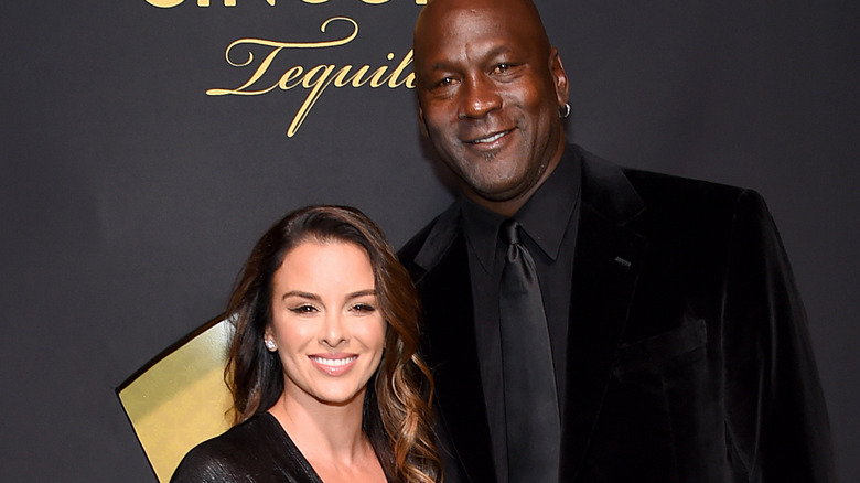 Michael Jordan e Yvette Prieto, sorridenti