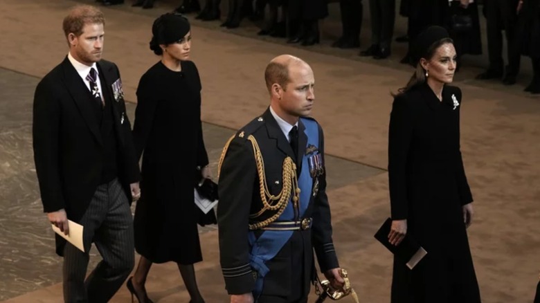 Il principe Harry e Meghan Markle al funerale della regina