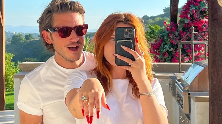 Selfie di Bella Thorne e Mark Emms