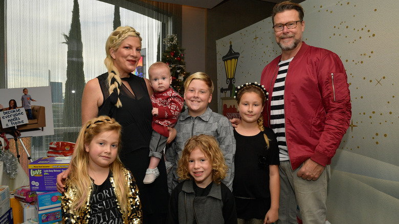 Tori Spelling e Dean McDermott con i bambini