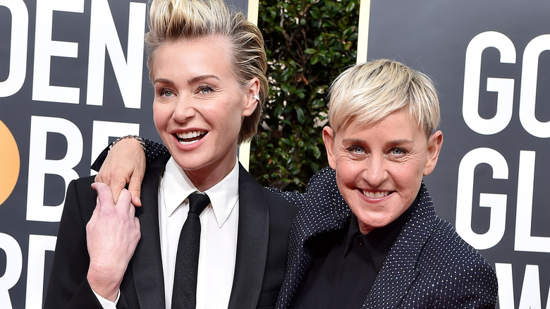 Ellen DeGeneres e Portia de Rossi in posa 