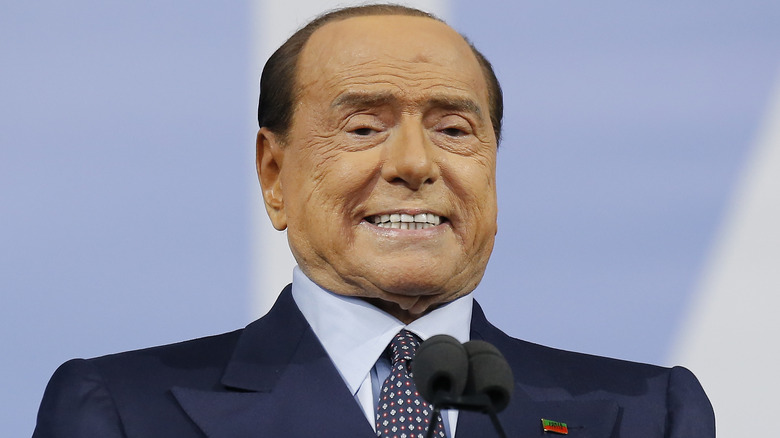 Silvio Berlusconi, sorridente