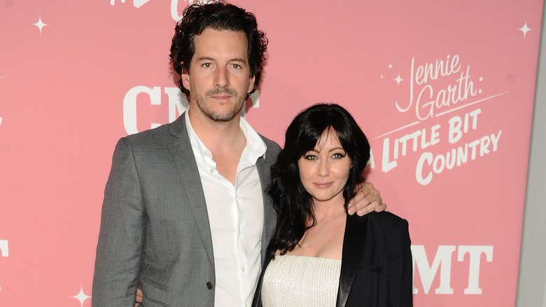 Shannen Doherty posa con Kurt Iswarienko