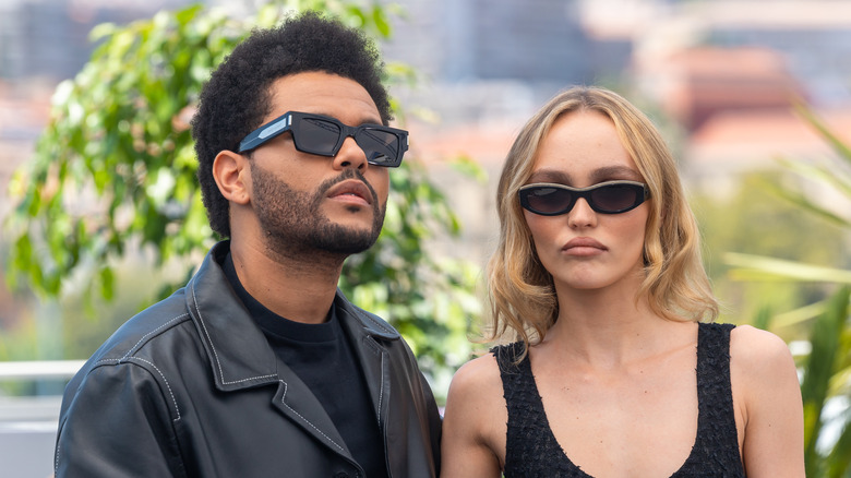 Lily-Rose Depp e The Weeknd promuovono gli occhiali