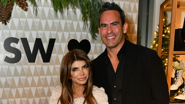 Teresa Giudice e Luis Ruelas sorridono