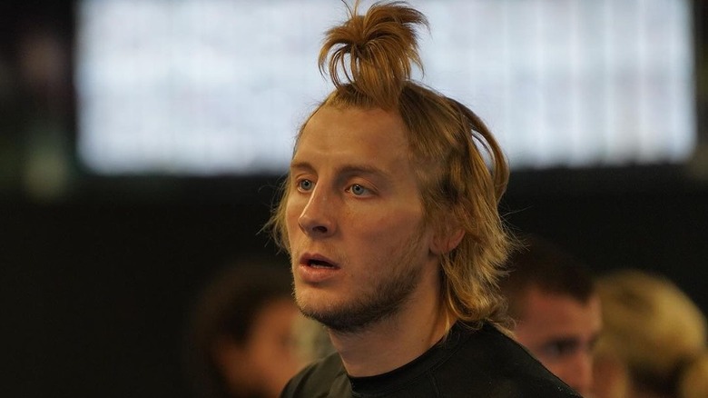 Paddy Pimblett con una parte dei capelli legata