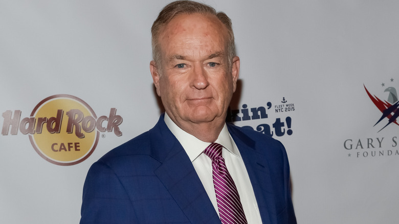 Bill O'Reilly posa in completo